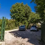 Ada Villa