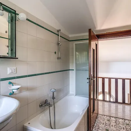 Vila Ada *