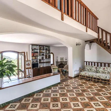 Ada * Massa Lubrense