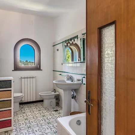 فيلة Ada ماسّا لوبْرينسِ