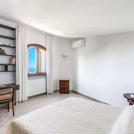 Ada ماسّا لوبْرينسِ