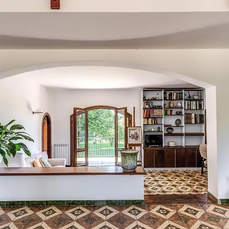 Ada * ماسّا لوبْرينسِ